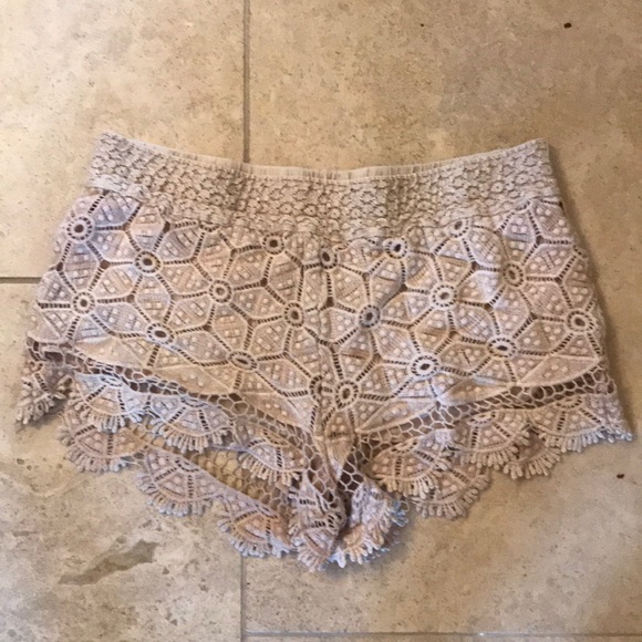 Urban Outfitters Ecoté Tan Lace Shorts - Picture 2 of 6